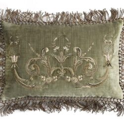 Thalia cushion