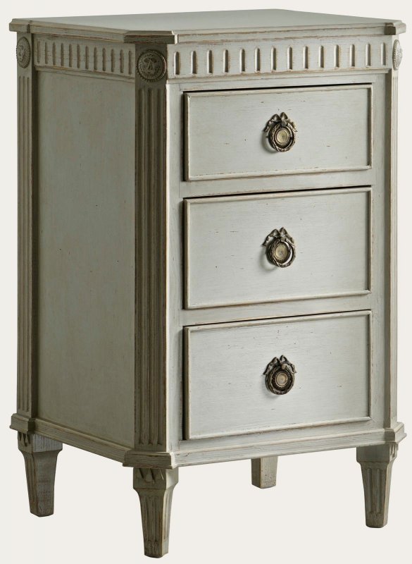 BEDSIDE TABLE WITH FLUTED CARVING